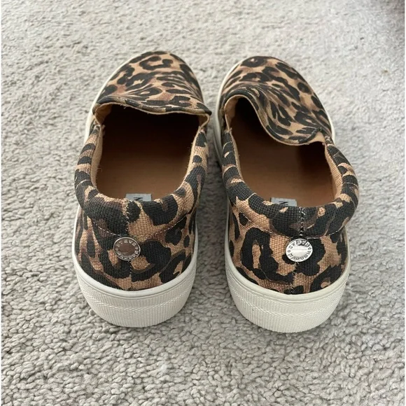 Steve Madden leopard print shoes - Picture 3 of 6